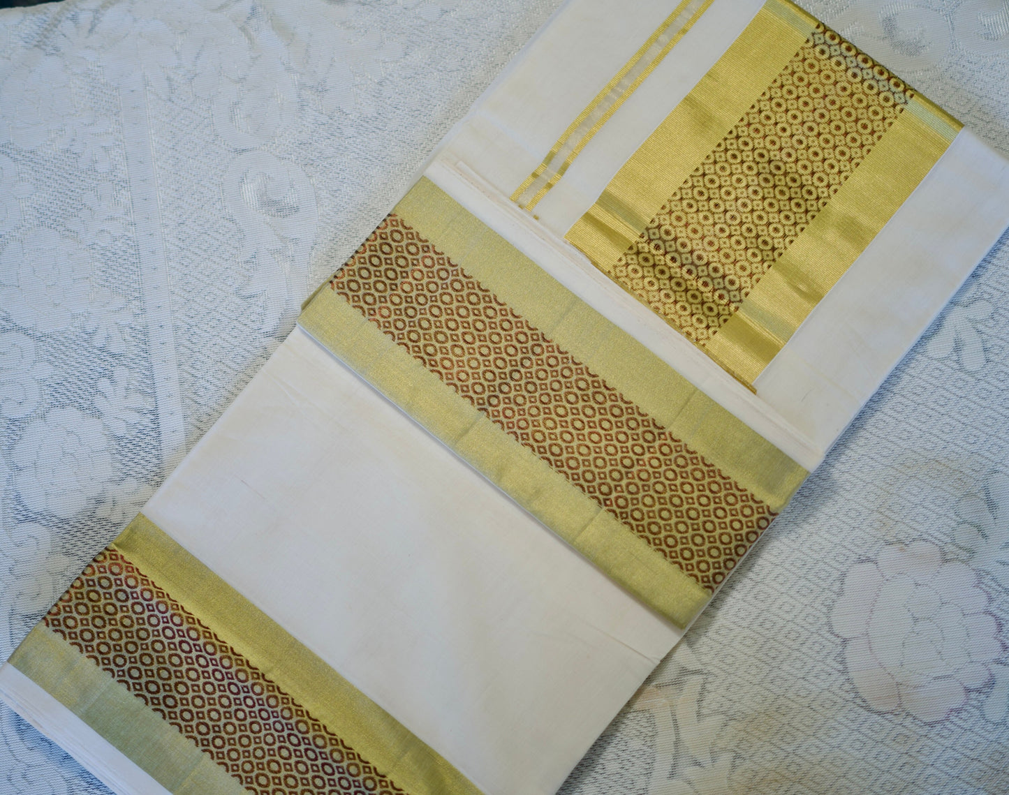 Elegant Kasavu White Set Saree with Brown Circles for Festive Occasions