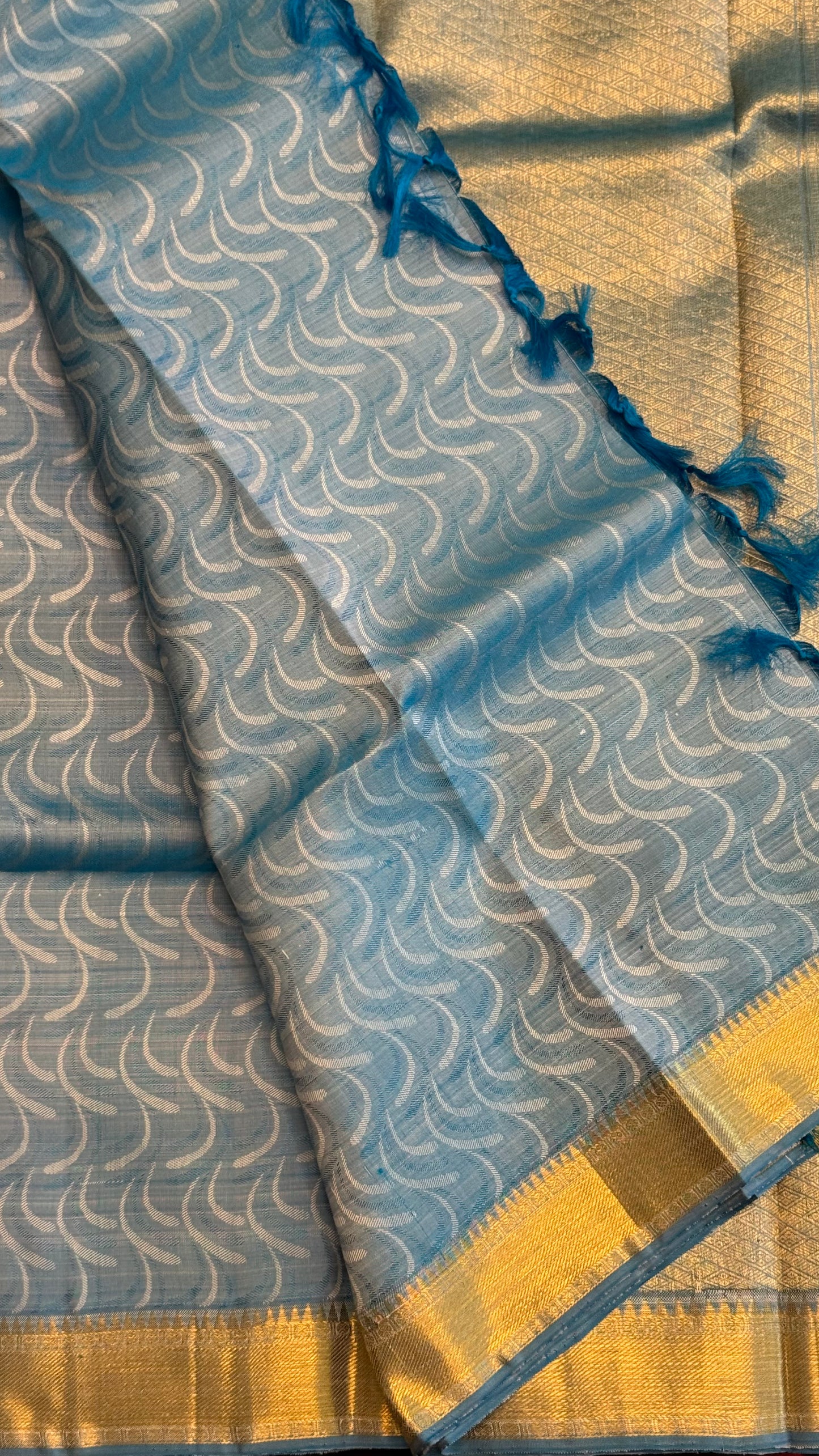 Handloom Kanjivaram Silk Saree in Enchanting Peacock Blue With Golden Border