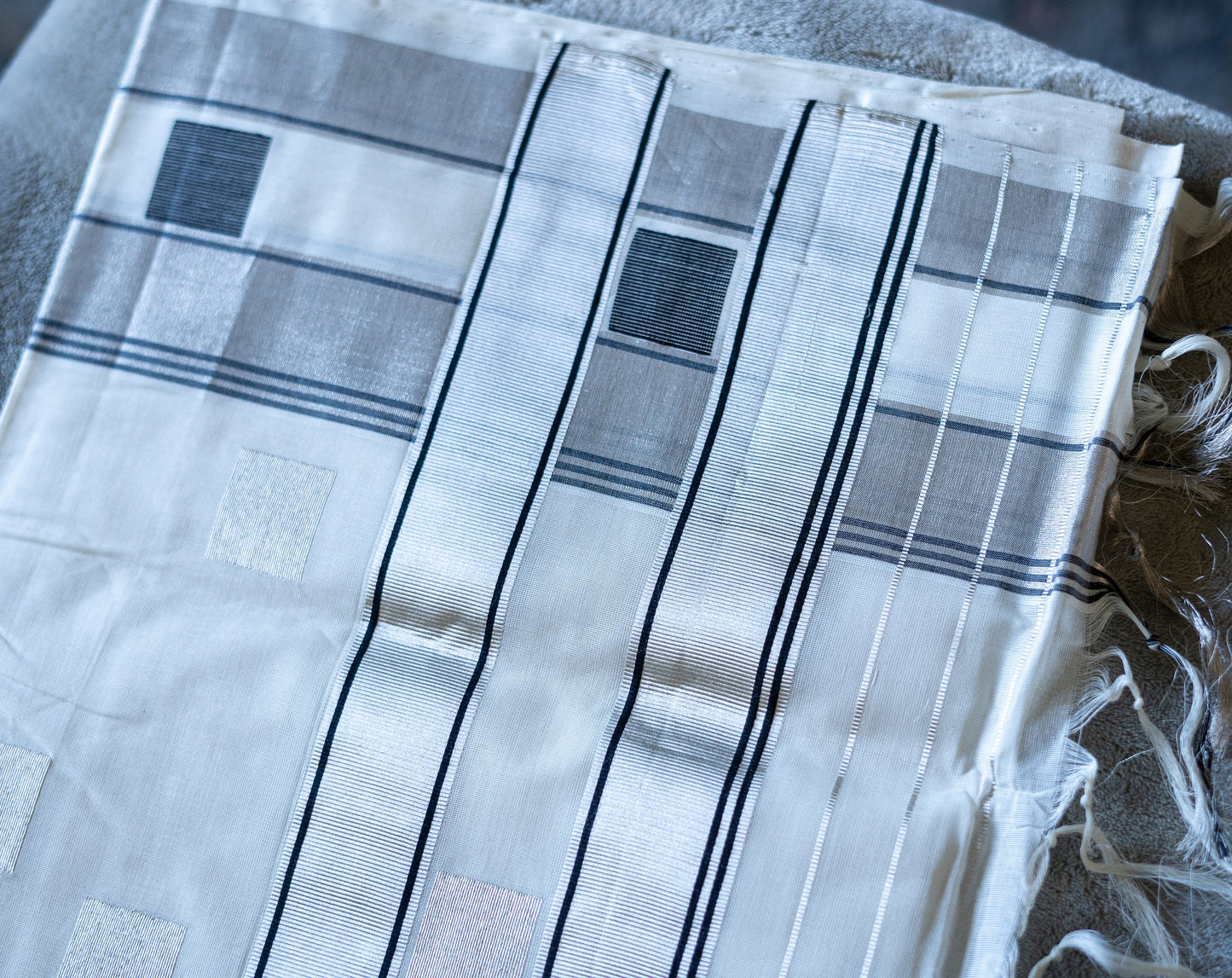 Elegant White Saree with Grey Kasavu Checks for Onam & Vishu Celebrations