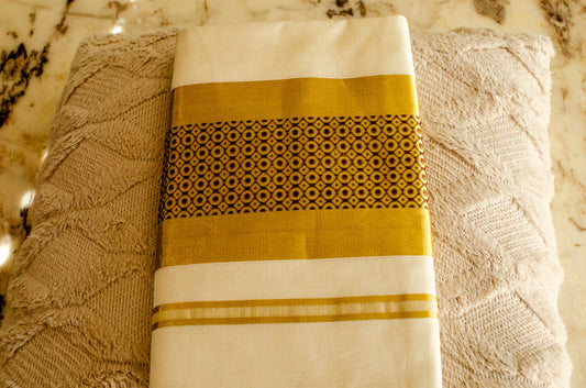 White Saree | Black Circle Kasavu